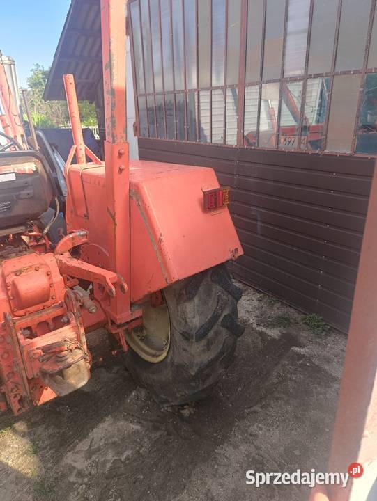 Ciągnik rolniczy Renault 57 z TUREM Renault Radom