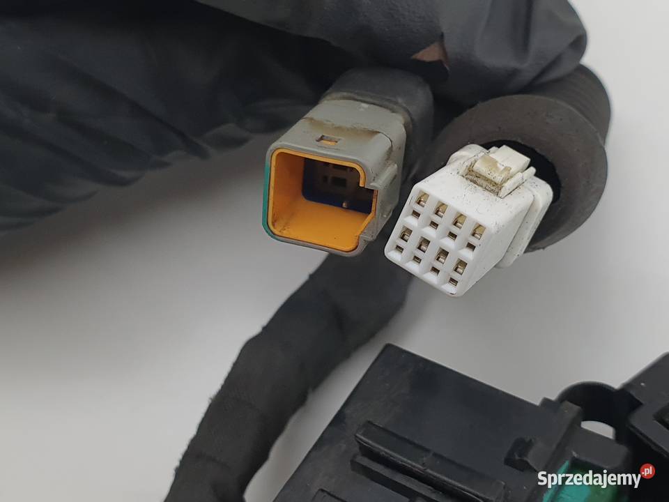 SKRZYNKA PUSZKA BEZPIECZNIKOW WTYCZKA DUCATI Janowice