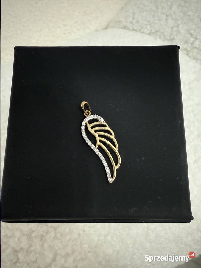 Złota zawieszka skrzydełko warmińsko-mazurskie Bażyny