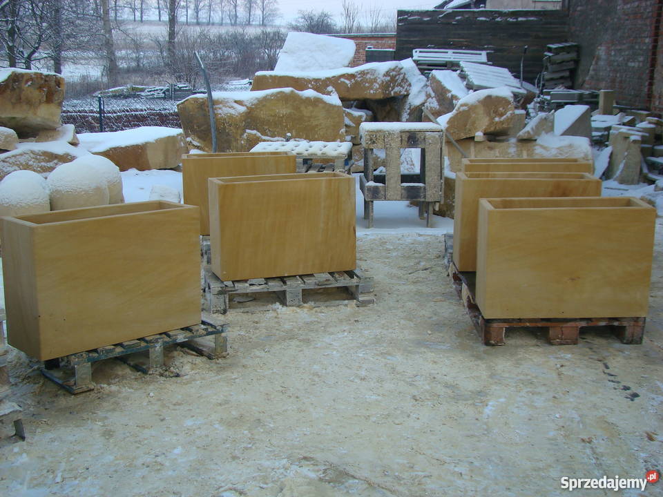 Donica z piaskowca kamień nauralny Ogród Kamienna Góra