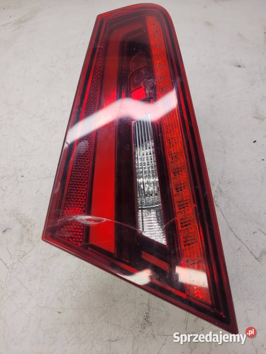 LAMPA PRAWY TYŁ W KLAPĘ AUDI A3 8V 3D 8V3945094B Lampy tylne Przystajń