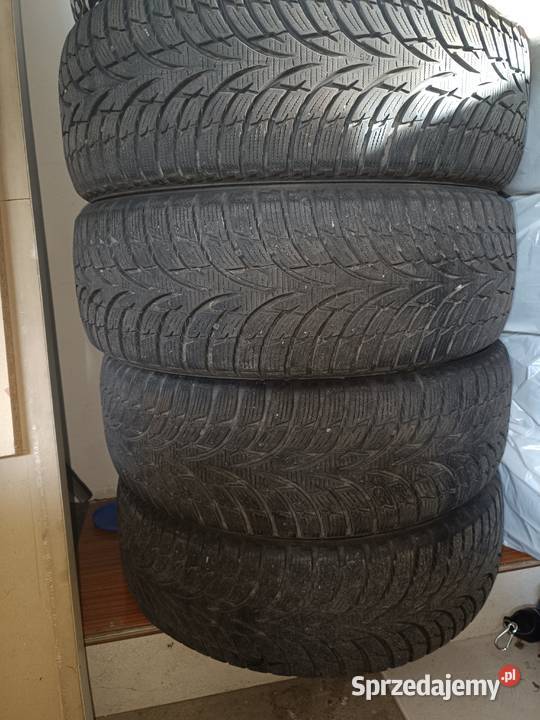 Opony zimowe używane Nokian 20560R16 92H komplet Radomsko