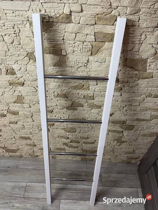 Drabinka drewniana na ręczniki czarny mat połysk Dębica