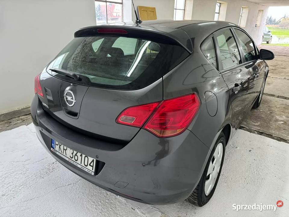 Opel Astra 2010r 14 Benzyna 168 przebieg Stan benzyna wielkopolskie Bojanowo sprzedam