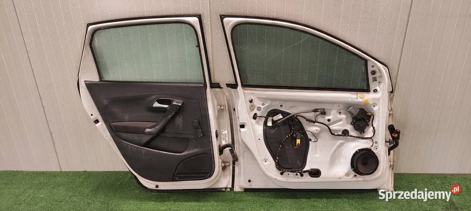 DRZWI LEWE TYLNE VW POLO 6R 6C 0917 LAK LB9A Międzychód