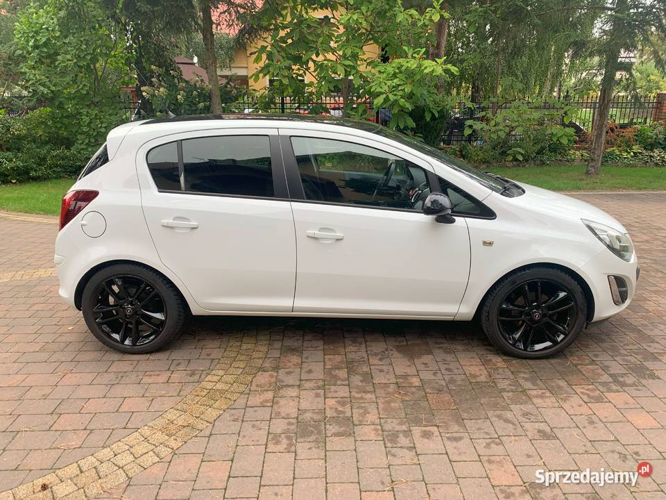 Opel Corsa D 14 100 Color Edition wielofunkcyjna kierownica Pilawa