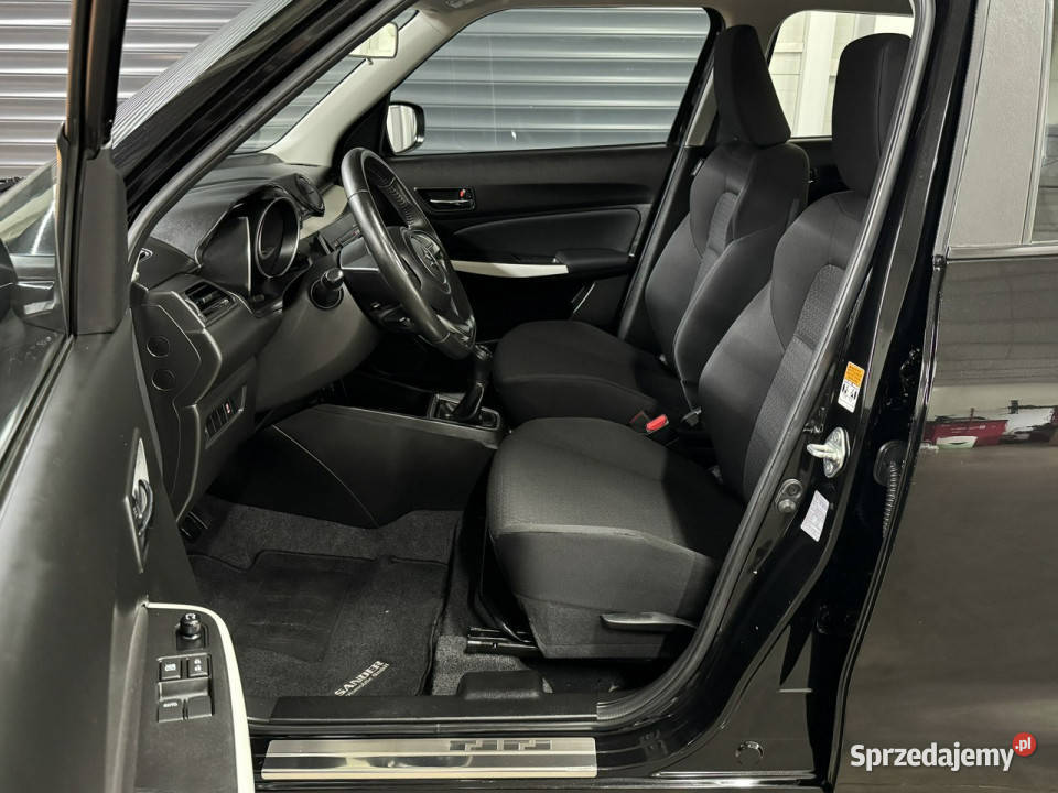 Suzuki Swift bezwypadkowy stan perfekt zero Hatchback Swift sprzedam