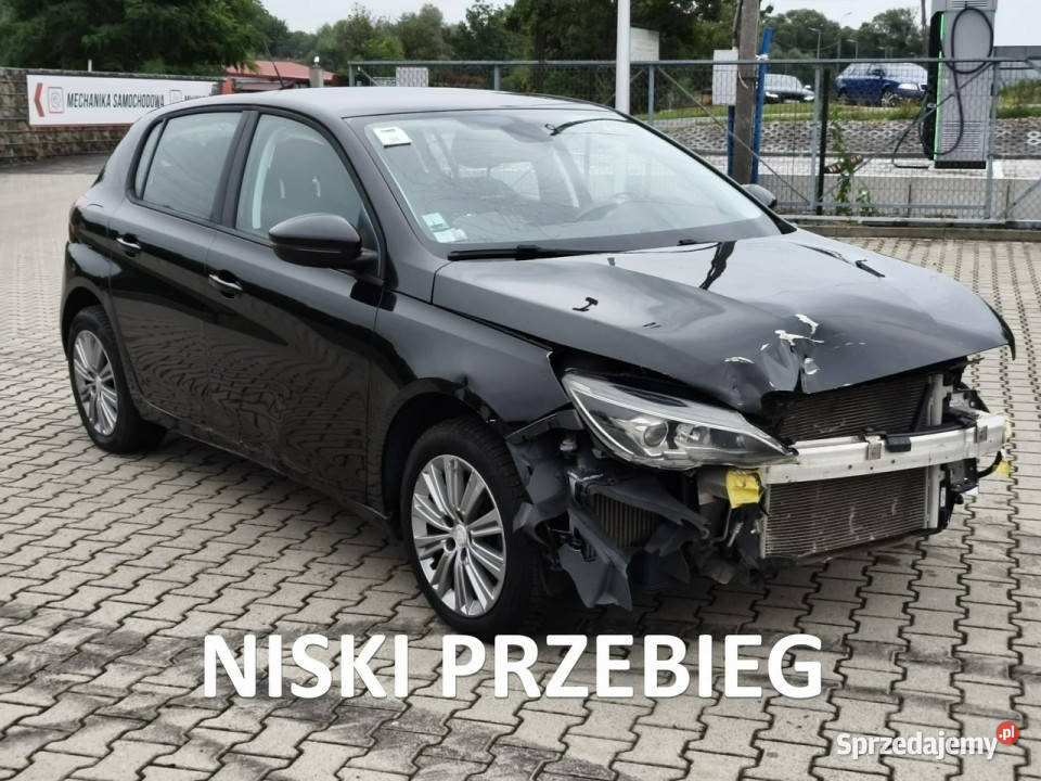 Peugeot 308 12 benzyna 130 6 biegów Rok produkcji 2018 Kęty