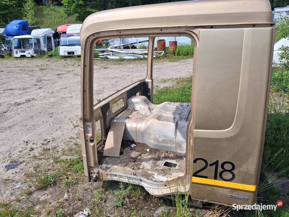 Kabina budowlana mercedes Mp2 M 3 uszkodzona sprzedam