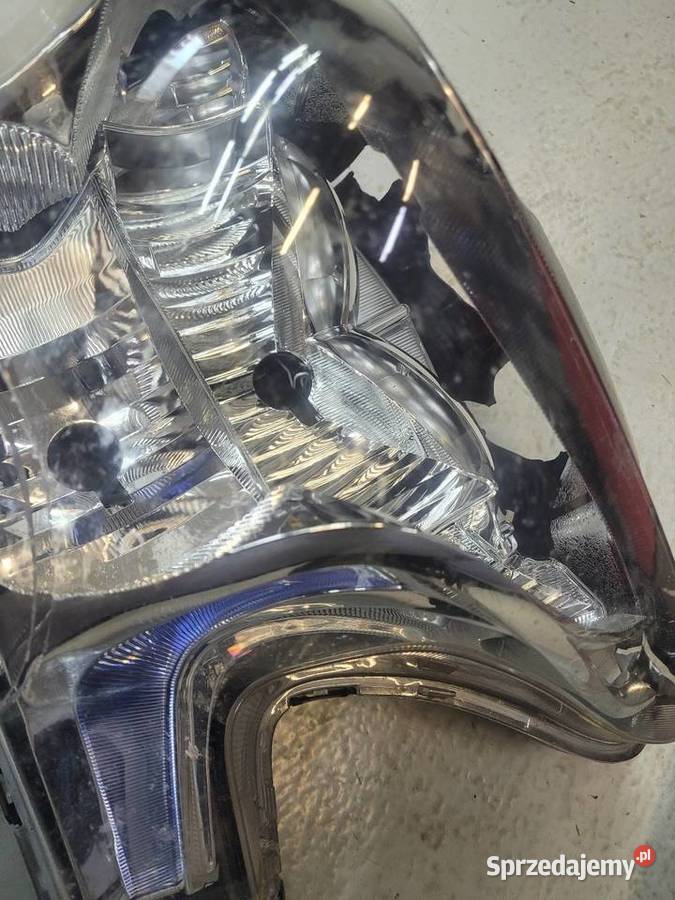 Honda VFR 1200 F 2012 LAMPA REFLEKTOR PRZÓD Nowy Tomyśl