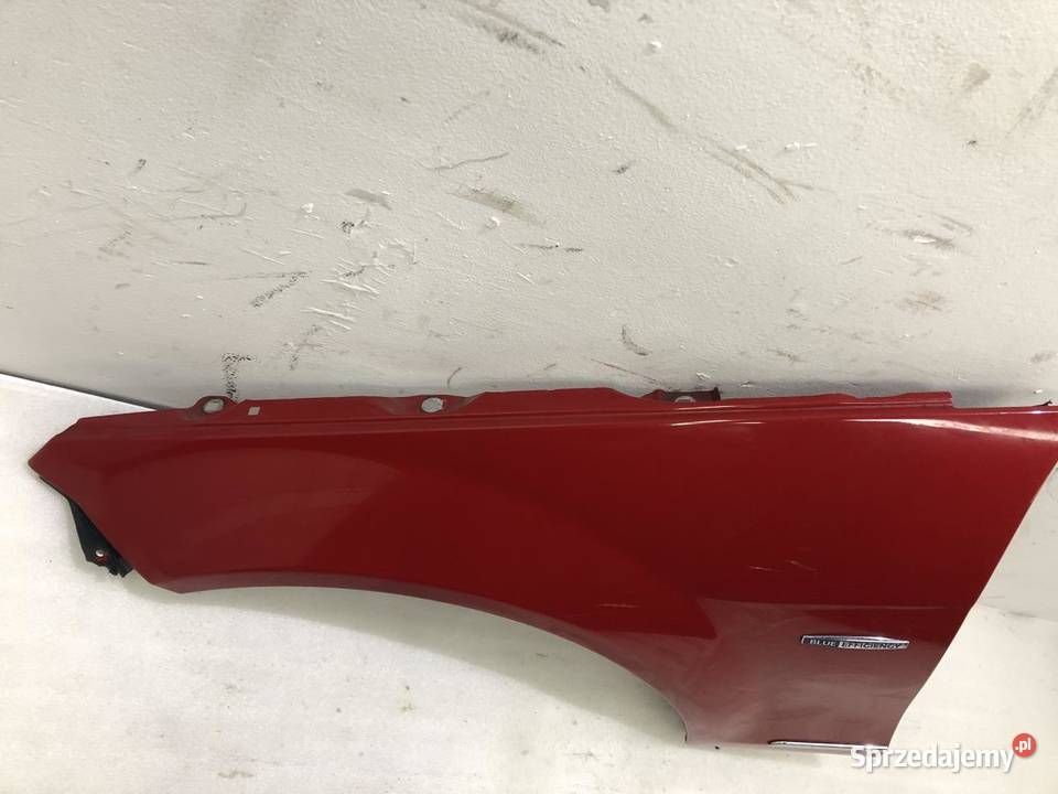 BŁOTNIK LEWY PRZÓD MERCEDES W204 590 osobowe