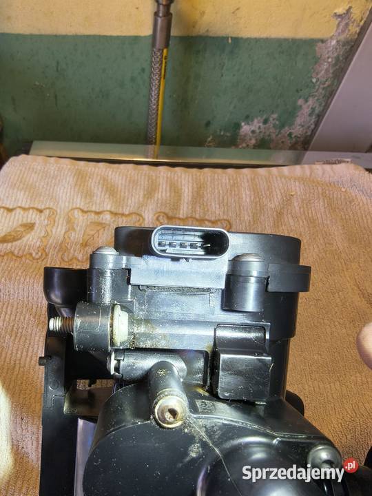 Regulator termostatu z pompą wody Tiguan 2 20
