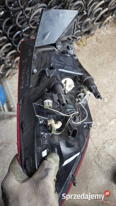 OPEL ASTRA J KOMBI LAMPA PRAWA TYL 13314051 osobowe Łochowice