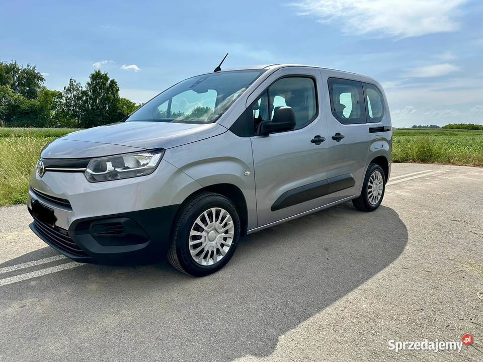Toyota Proace 15 diesel salon Polska stan kupiony w polskim salonie Przeworsk sprzedam