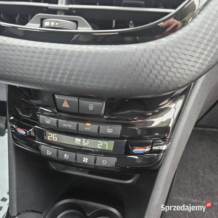 Peugeot 2008 16HDI 2017 84 przebiegu Chęciny