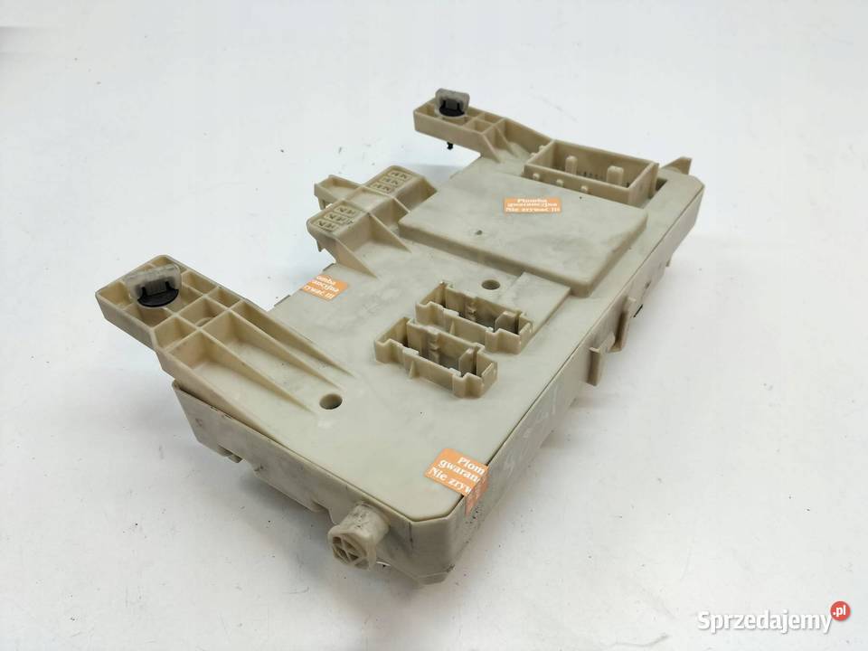 MODUŁ SKRZUNKA BEZPIECZNIKÓW FUSE BOX 30728906 Rok produkcji 2005