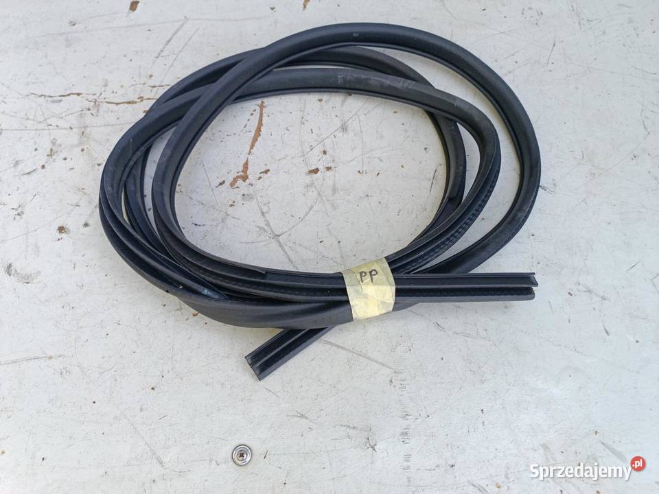USZCZELKA DRZWI PRAWY PRZÓD NISSAN QASHQAI J11