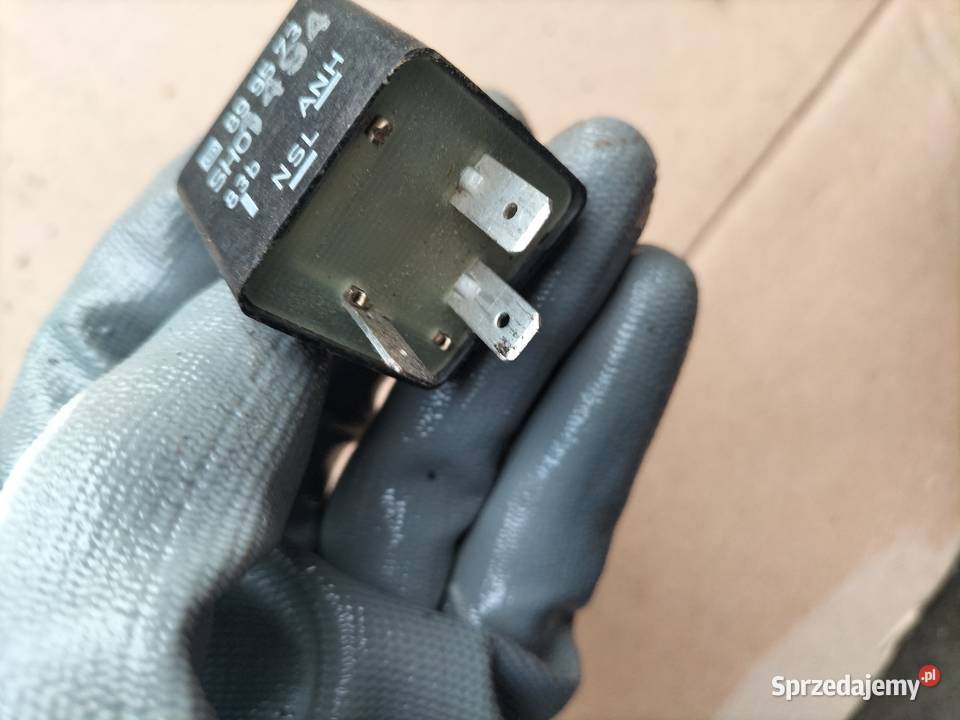 PRZEKAŹNIK AUDI VW 151 191945383 osobowe Przekaźniki Kamień-Kolonia