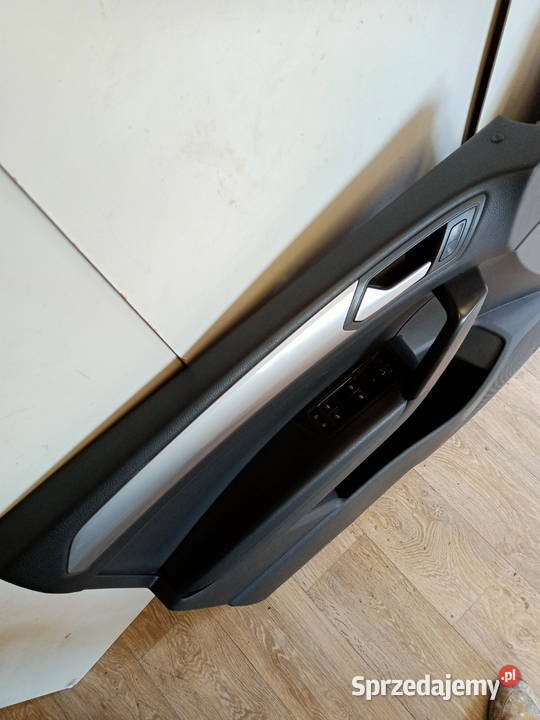 VW TOURAN III 5TA BOCZEK TAPICERKA LEWA PRZÓD Rakoniewice sprzedam