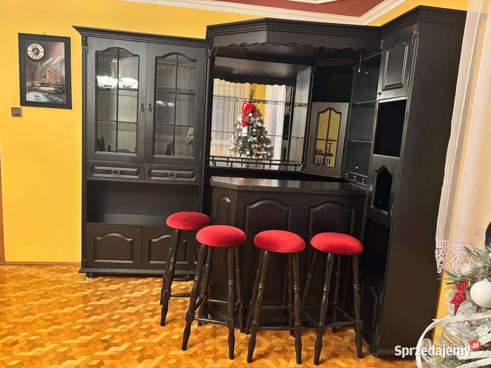 Barek salonowy ze stołem i krzesłami sprzedam