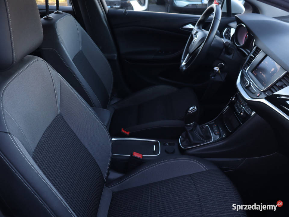 Opel Astra 12 Turbo 107KM Bielany Wrocławskie