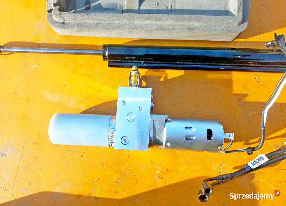 OPEL INSIGNIA A KOMBI POMPA KLAPY BAGAŻNIKA Klapy bagażnika mazowieckie