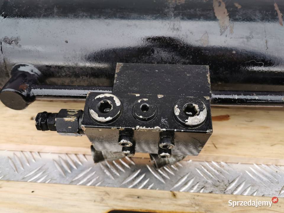 Cylinder hydrauliczny łyżki Deutzfahr Agrovektor Wilkowo