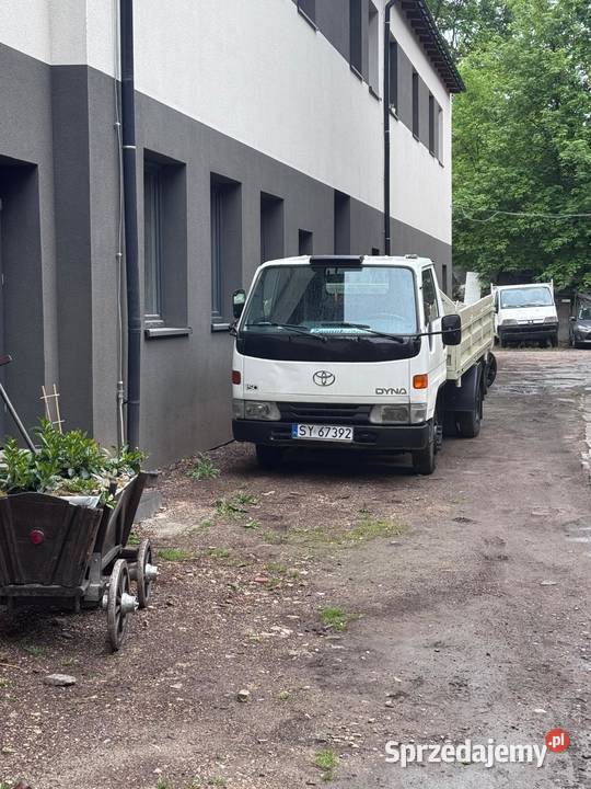 Toyota dyna 150 wywrotka ładowność 2 tony Babice