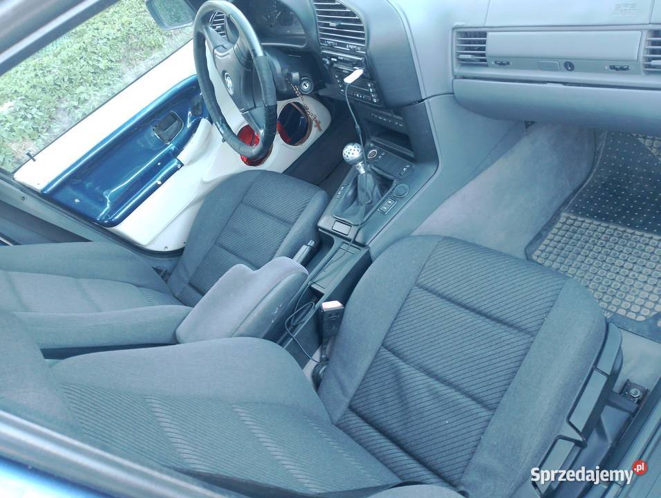 BMW E36 sedan
