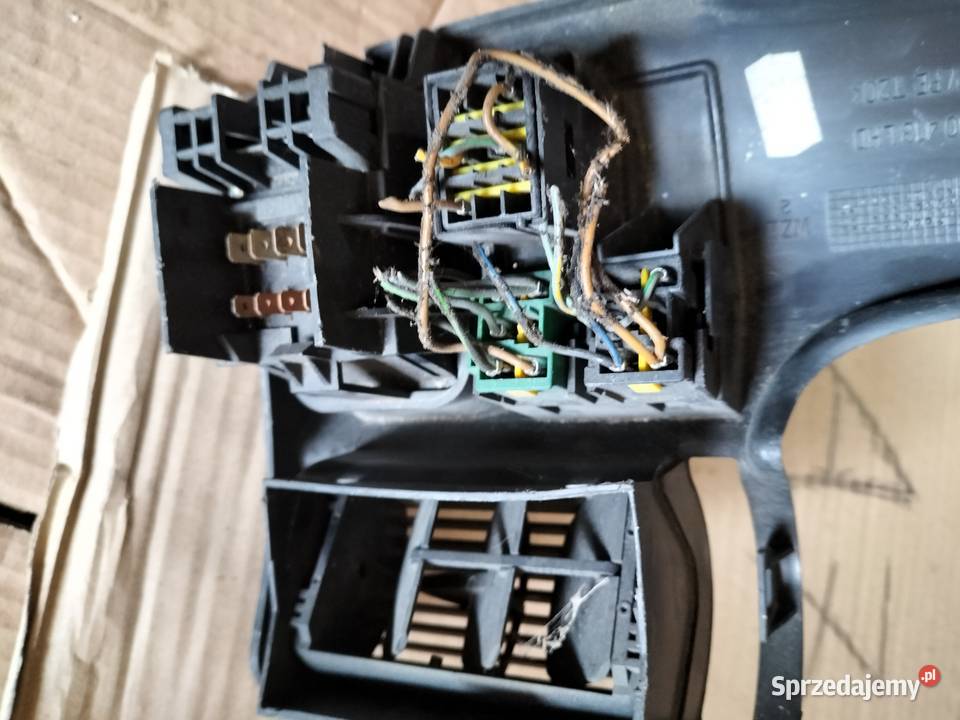 WŁĄCZNIK ŚWIATEŁ opel astra f Wyposażenie wnętrza Kamień-Kolonia