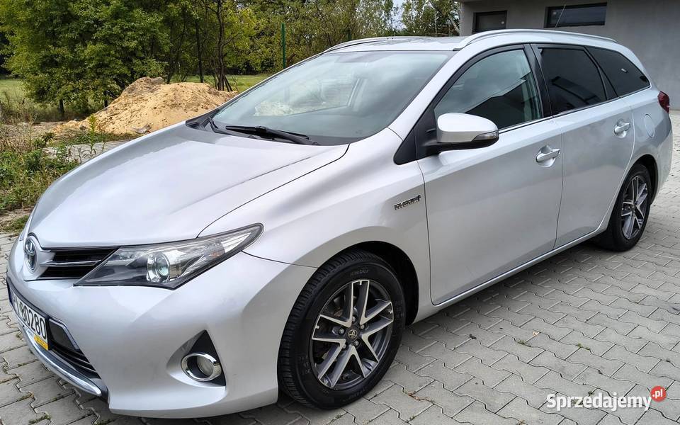 Toyota Auris II 18 Hybrid z LPG 15100 Zadbane i VAT marża