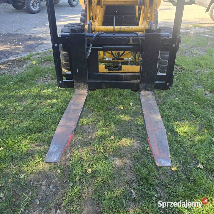 Kareta z przesuwem hydraulicznym i widłami z Konin