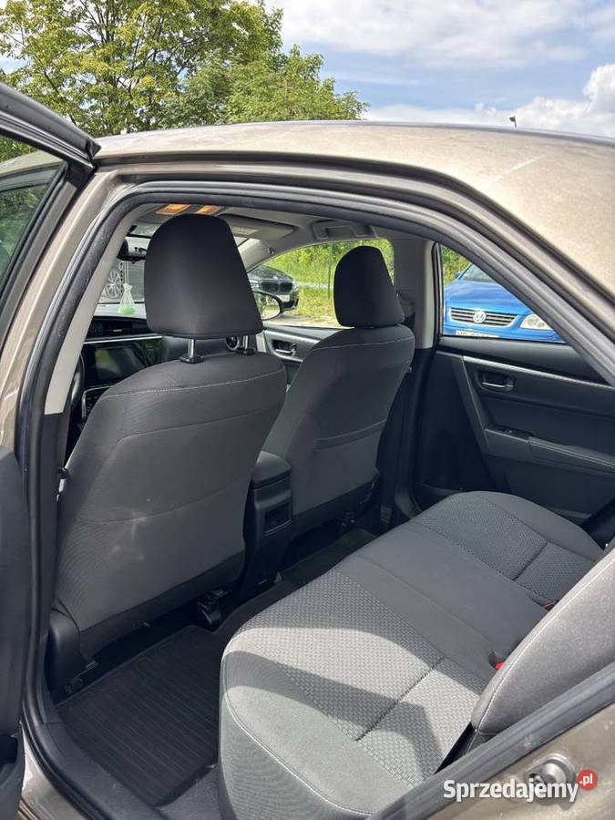 Toyota Corolla 2018 16 benzyna 132 Radom