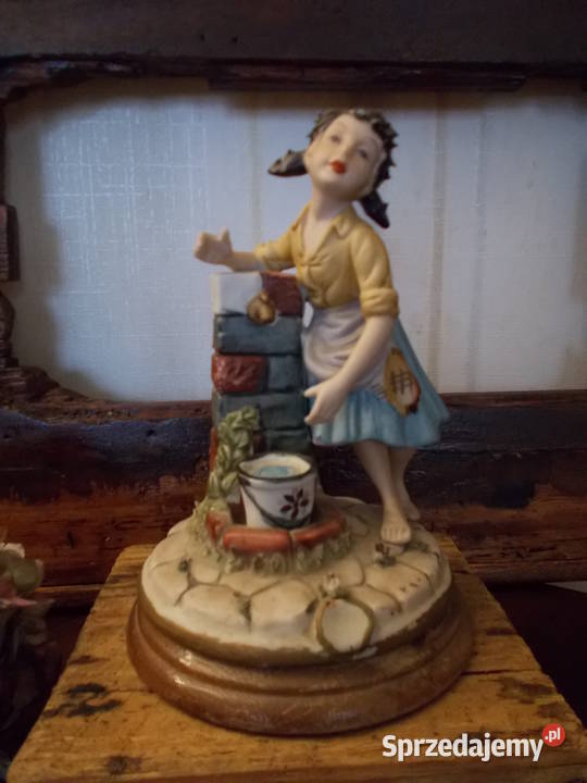 Włoska Figurka Dziewczyna Studni Vintage Szczecin