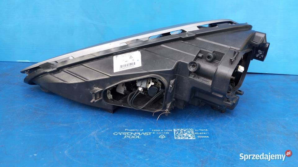 LAMPA REFLEKTOR PRAWY PRZÓD EU 7P5941032CA Lampy przednie