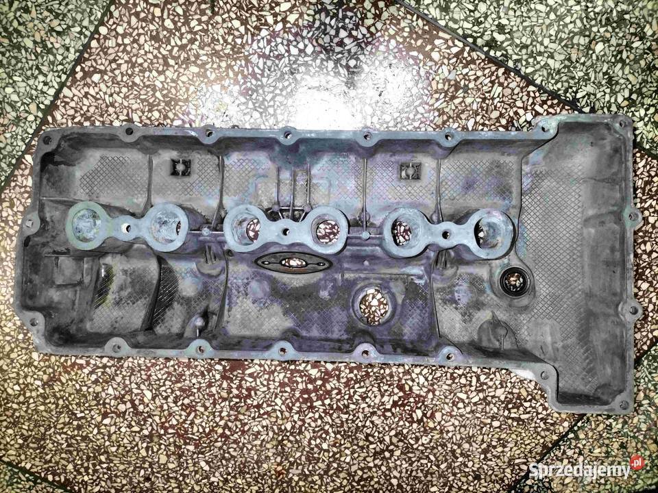 Pokrywa zaworów BMW E60 E61525i E63 E64 630i E65 osobowe śląskie Poręba