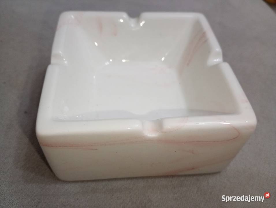 popielniczka ceramiczna biała 10x10 nowa
