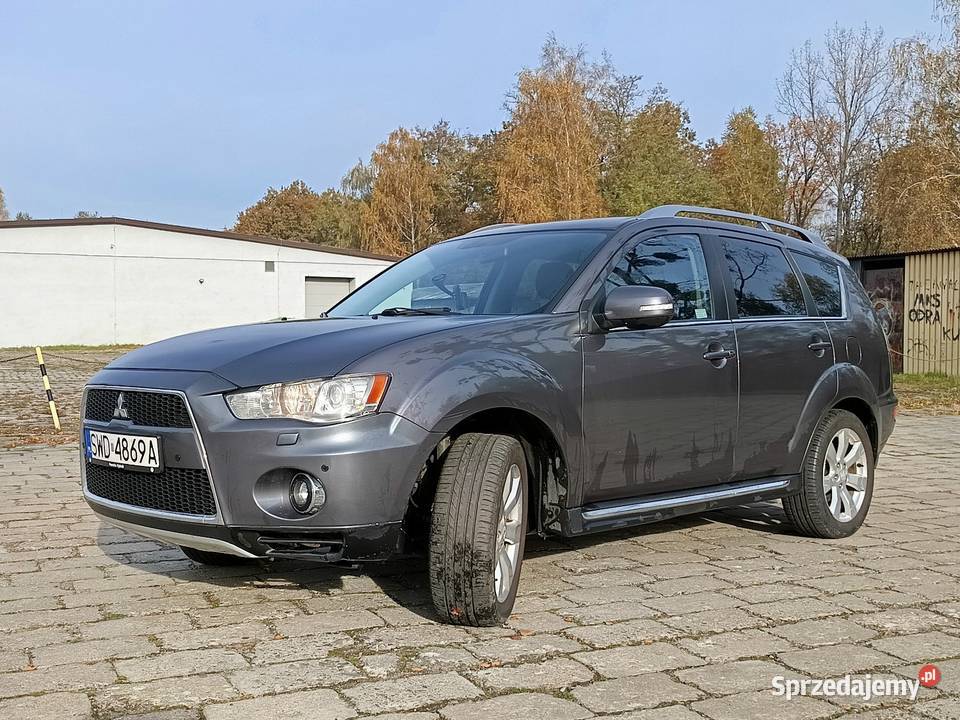 Outlander 4x4 diesel 7 osobowy Wodzisław Śląski