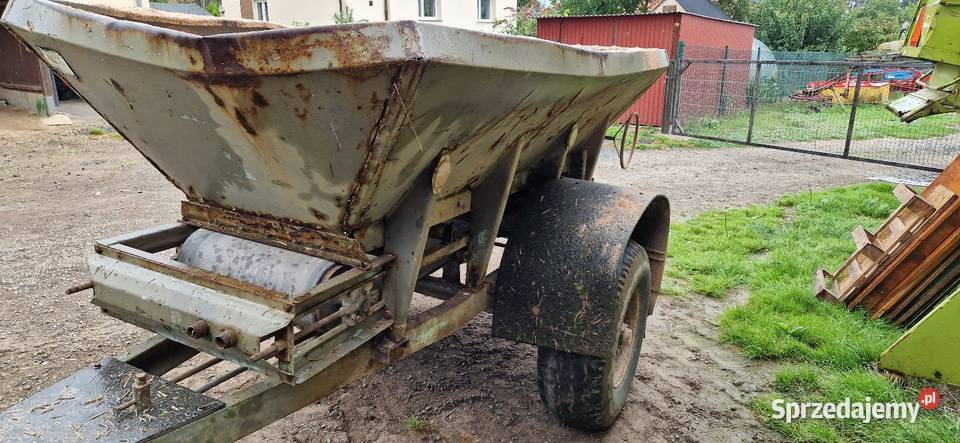 Rozsiewacz do wapna RCW Czerwony Kościół