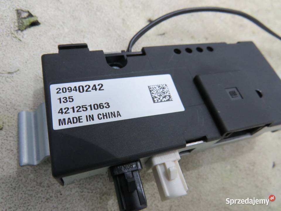 WZMACNIACZ ANTENA ZAFIRA C 20940242 osobowe