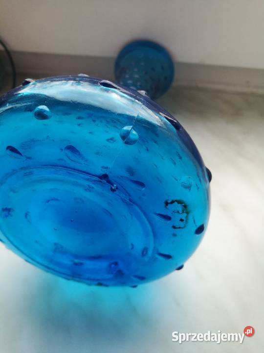 Turkusowy wazon z łezkami