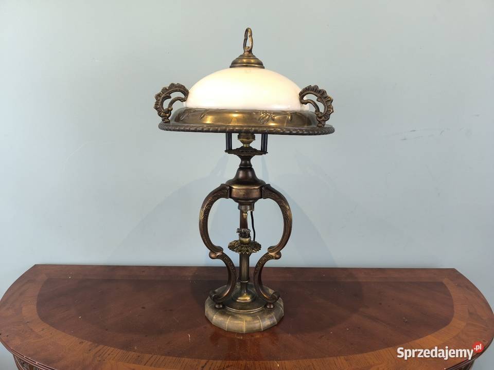Piękna unikalna mosiężna lampa ze zdobionym Łódź