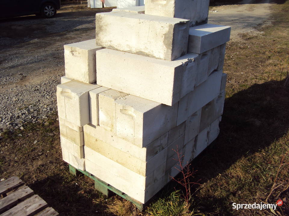 Pustaki bloczki Solbet resztki budowie Dębica