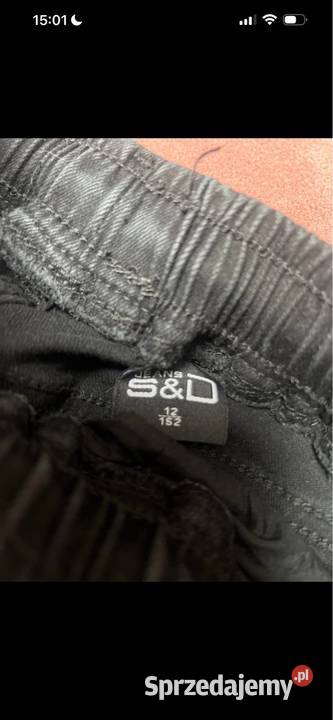 Czarne jeansowe spodnie chłopięce
