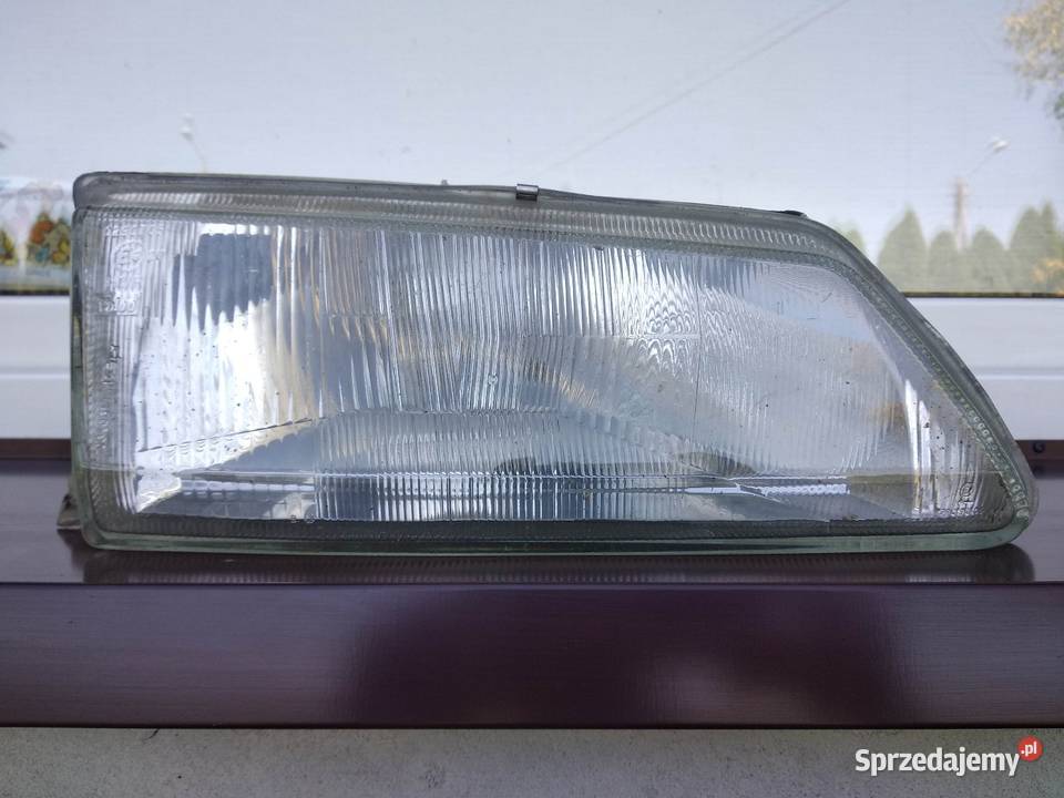 Peugeot 106 lampa przednia prawa reflektor przód