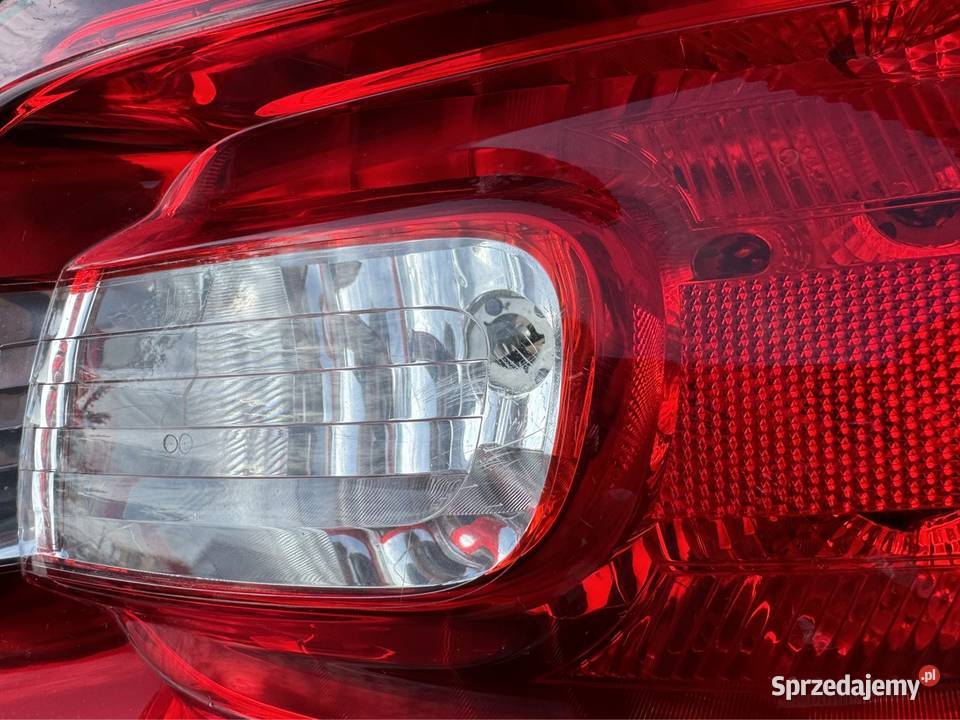Lampa tył tylna prawa rh ds3 9808415380 Rok produkcji 2015 Oświetlenie Międzychód