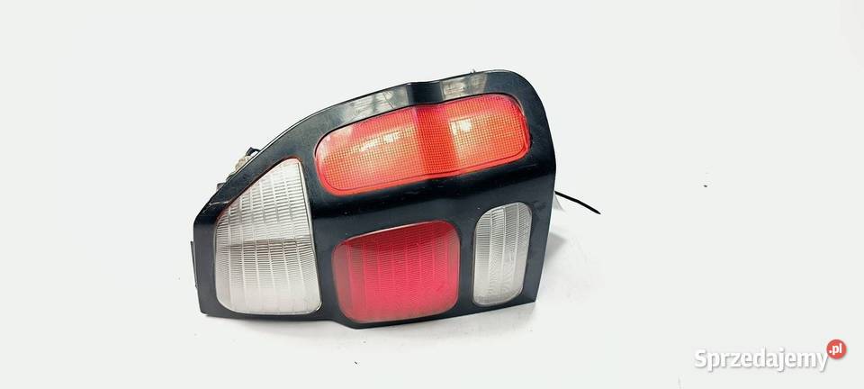 LAMPA PRAWA TYŁ MITSHUBISHI MONTERO