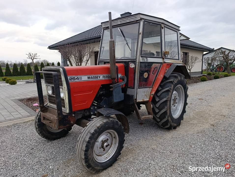 Ciągnik rolniczy Massey Ferguson 254s 235