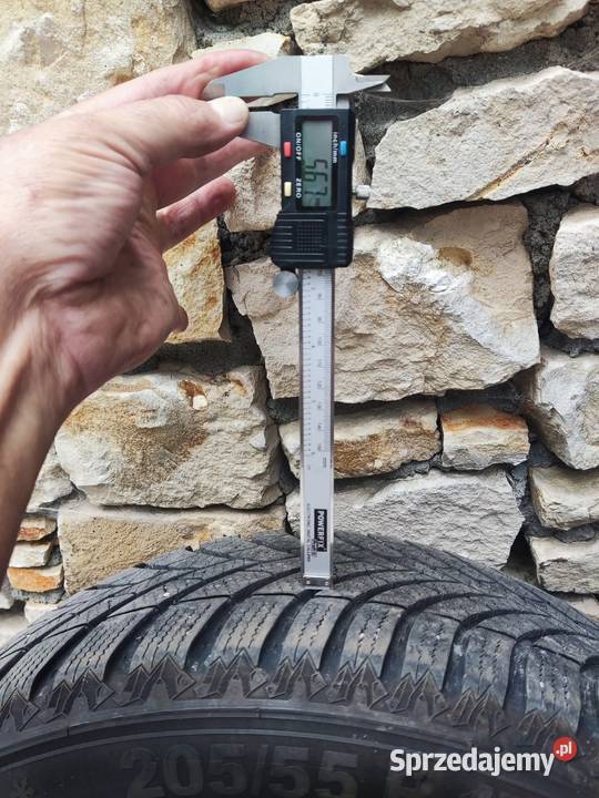 2 zimowe opony używane 486mm Semperit 205 55 R17 sprzedam