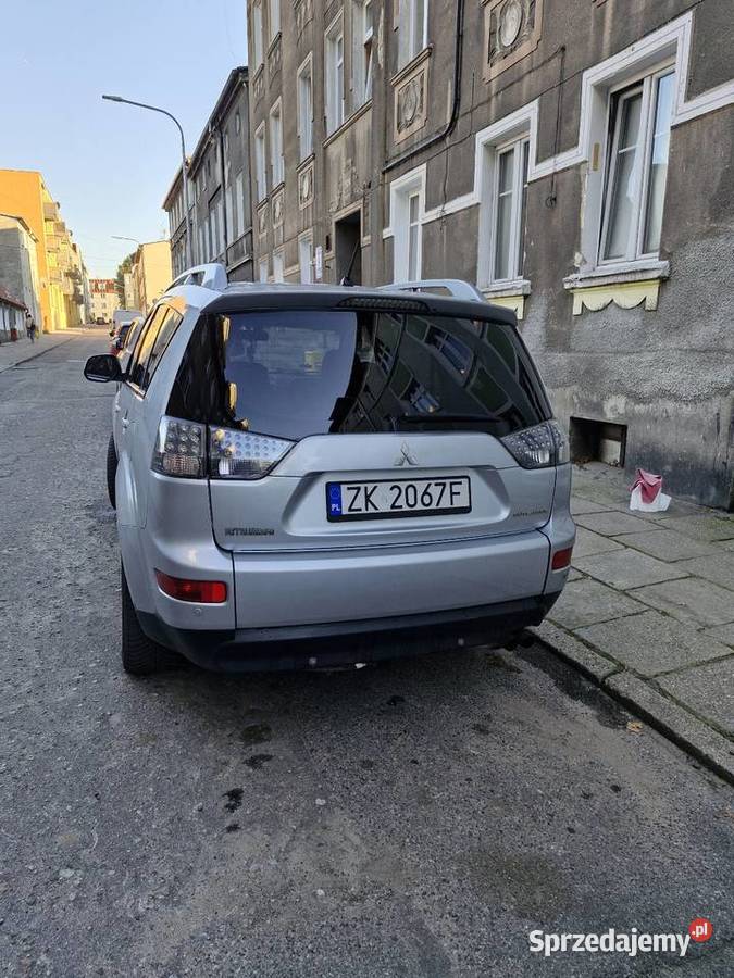 Mitsubishi Outlander 7 osobowy srebrny sprzedam